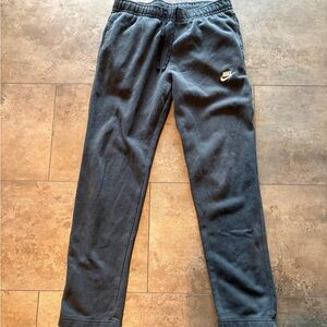 Nike Men’s Uncuffed Black Sweatpants